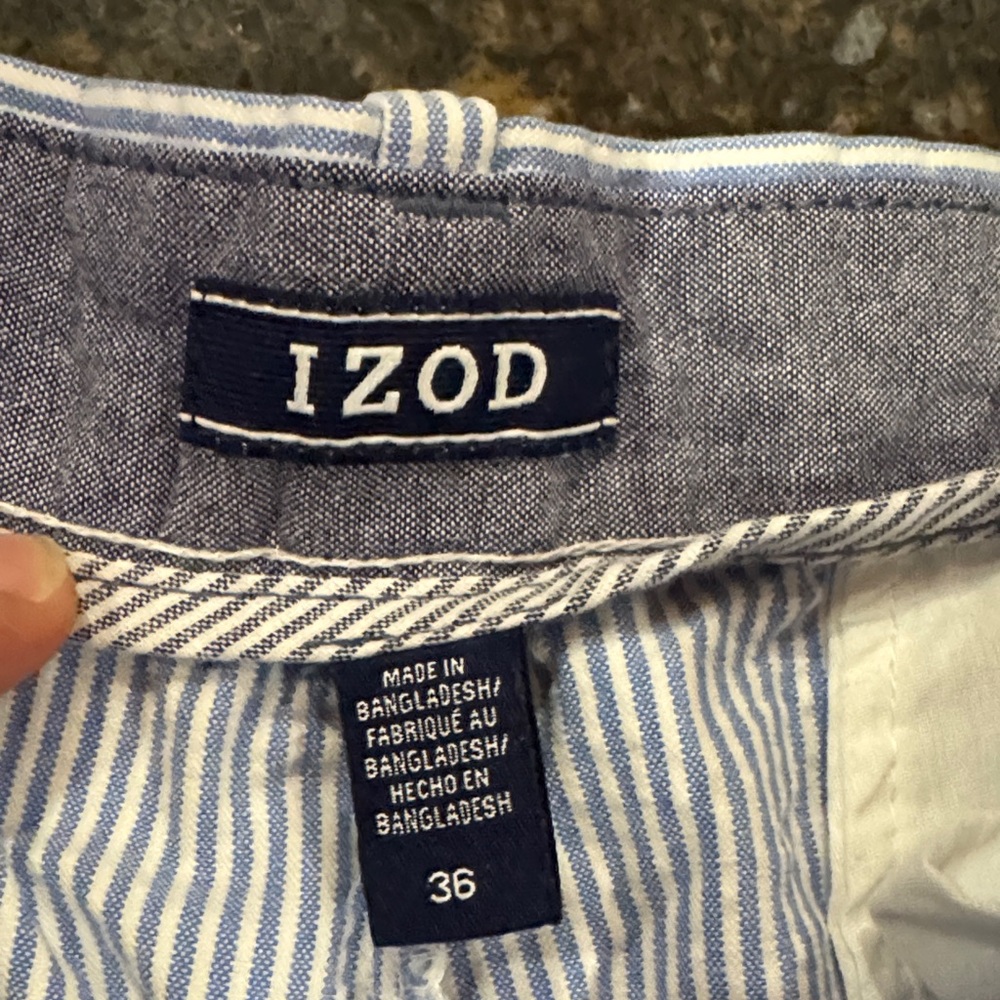 Izod Men's Blue and White Striped Shorts - Picture 2 of 7